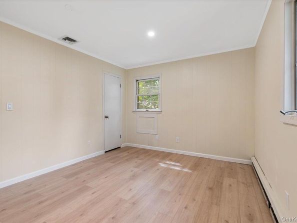 38 Barclay Road, Mastic Beach NY 11951