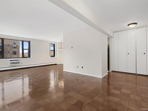 25 Stewart Place 615, Mount Kisco NY 10549