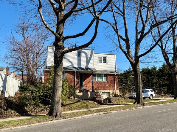 252-15 Horace Harding Expressway, Little Neck NY 11362