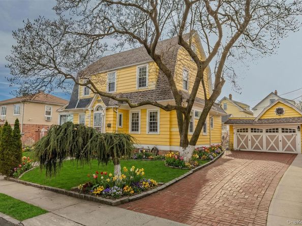 12-40 Beech Court, College Point NY 11356