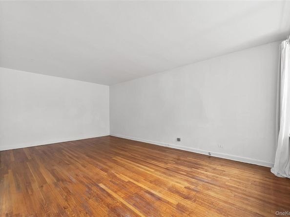 147-25 38th Ave F26, Flushing NY 11354