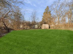 31 21st Avenue, Bay Shore NY 11706