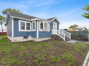 208 W Alhambra Avenue, Lindenhurst NY 11757