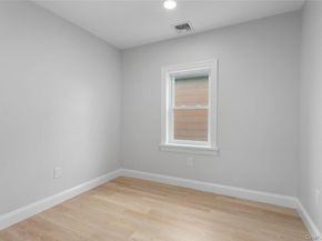 208 W Alhambra Avenue, Lindenhurst NY 11757