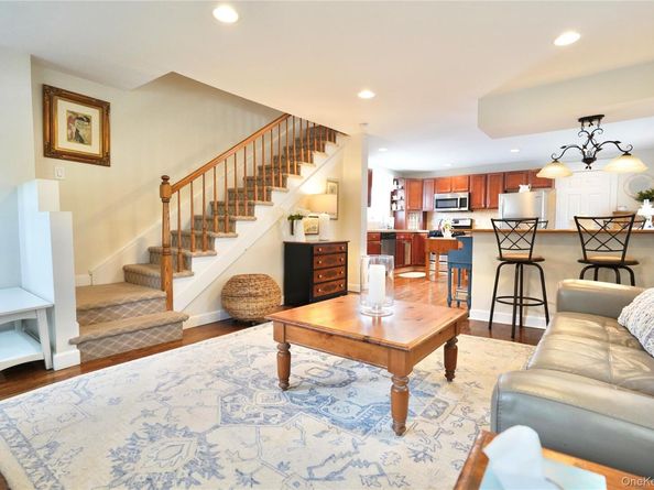 24 Henderson Avenue, Port Washington NY 11050