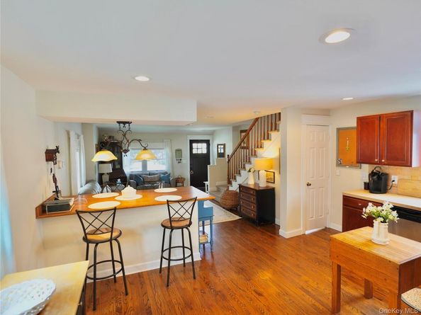 24 Henderson Avenue, Port Washington NY 11050