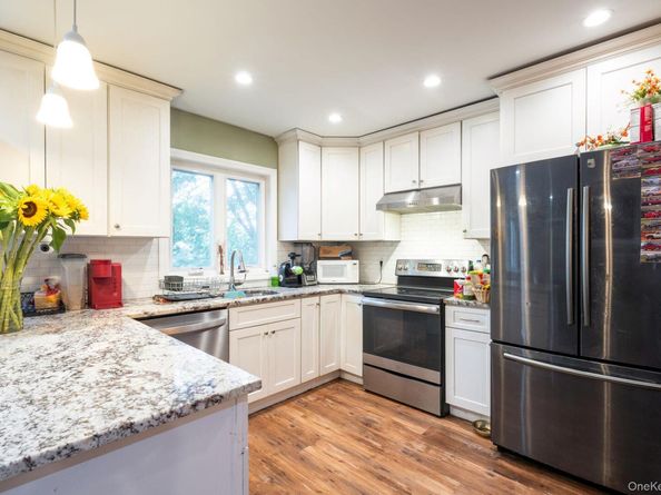 39 Willow Road, Rocky Point NY 11778