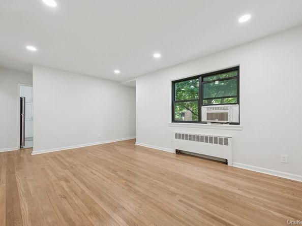 73-24 Springfield Boulevard 039A1, Oakland Gardens NY 11364