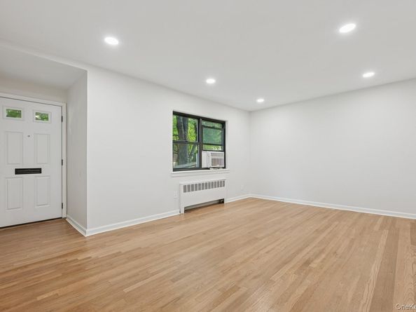 73-24 Springfield Boulevard 039A1, Oakland Gardens NY 11364