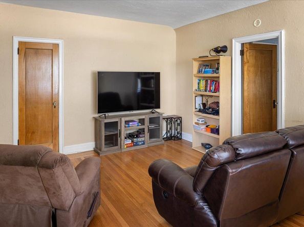 141 Wyckoff Place 2E, Woodmere NY 11598