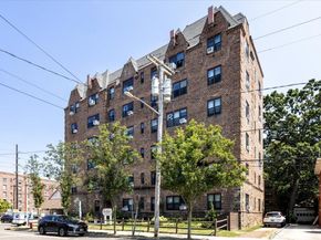 141 Wyckoff Place 2E, Woodmere NY 11598