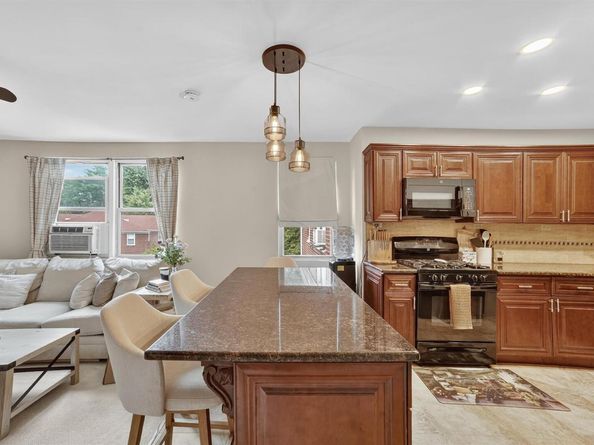 4 Bryant Crescent 2N, White Plains NY 10605