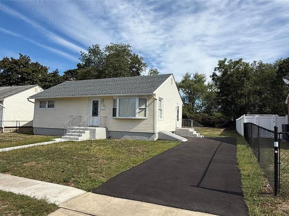 32 Penndale Drive, Amityville NY 11701