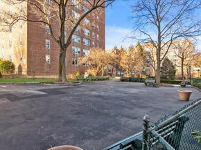 80 Knolls Crescent 8M, Bronx NY 10463