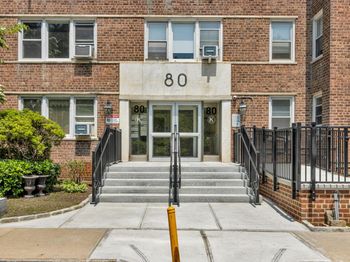80 Knolls Crescent