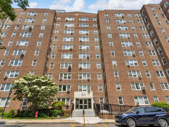 80 Knolls Crescent 8M, Bronx NY 10463