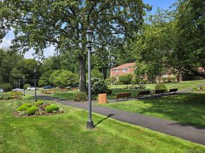 11 Bryant Crescent 2I, White Plains NY 10605