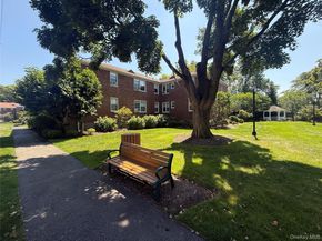 11 Bryant Crescent 2I, White Plains NY 10605
