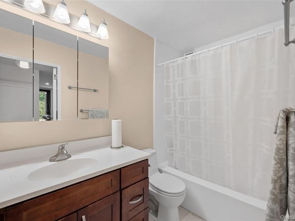 16705 12th Avenue 5B, Beechhurst NY 11357