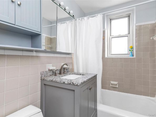 209-20 18th Avenue 6C, Bayside NY 11360