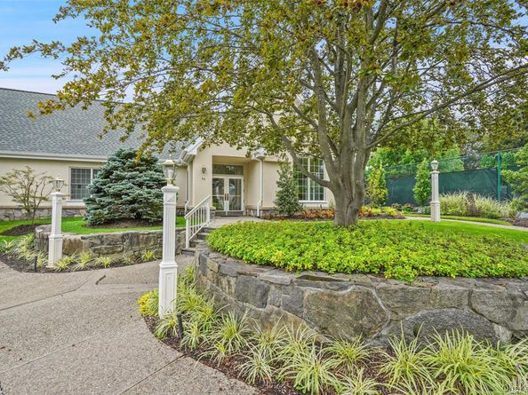 146 Doral Greens Drive W, Rye Brook NY 10573