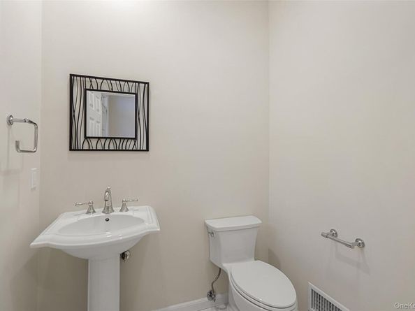 146 Doral Greens Drive W, Rye Brook NY 10573