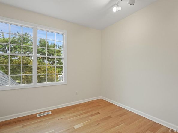 146 Doral Greens Drive W, Rye Brook NY 10573