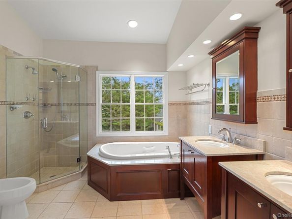 146 Doral Greens Drive W, Rye Brook NY 10573