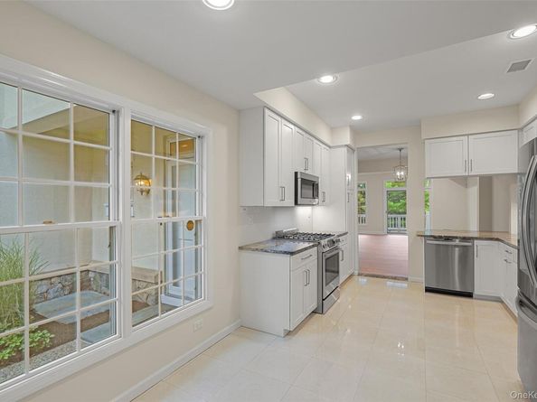 146 Doral Greens Drive W, Rye Brook NY 10573