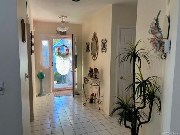 8 Ariel Drive, Middle Island NY 11953