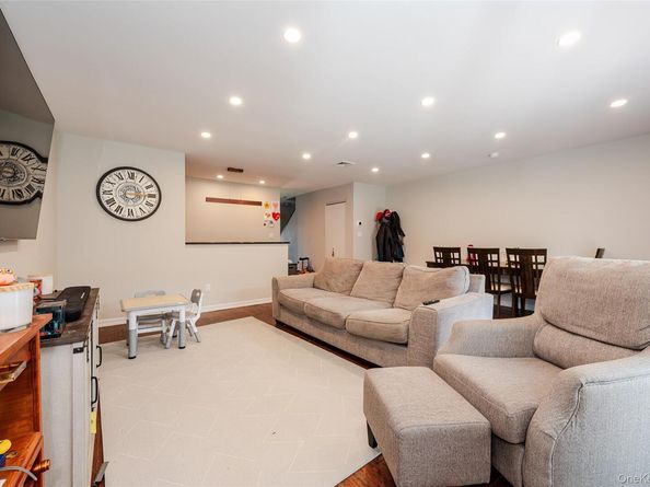 100 Daly Boulevard 1206, Oceanside NY 11572