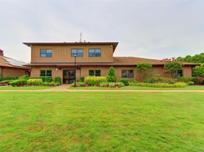 100 Daly Boulevard 1206, Oceanside NY 11572