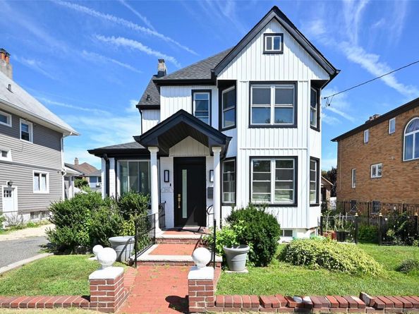 15425 13th Avenue, Whitestone NY 11357