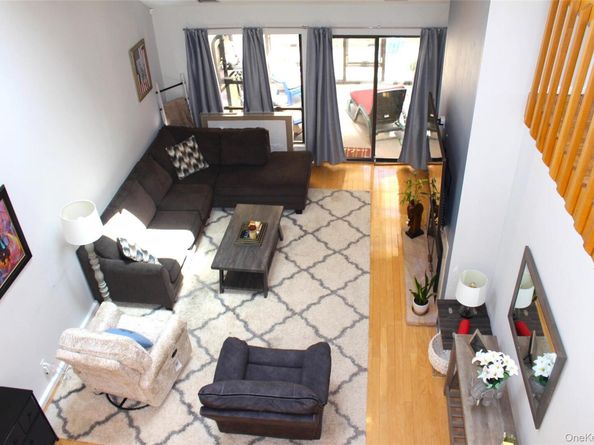 2 Rose Court, East Islip NY 11730