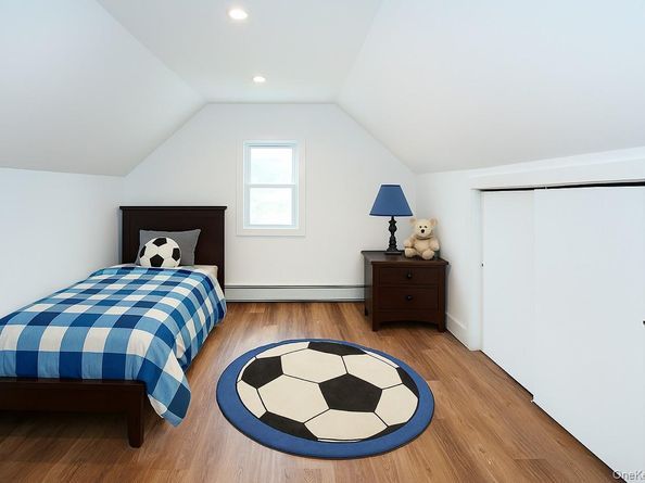50 Carlls Path, North Babylon NY 11703