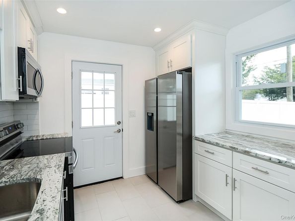 50 Carlls Path, North Babylon NY 11703