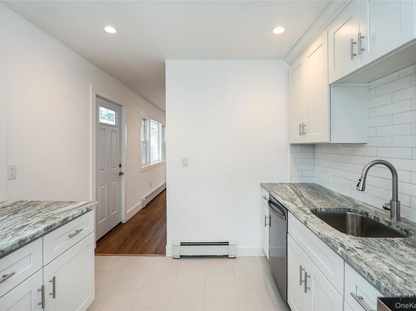50 Carlls Path, North Babylon NY 11703