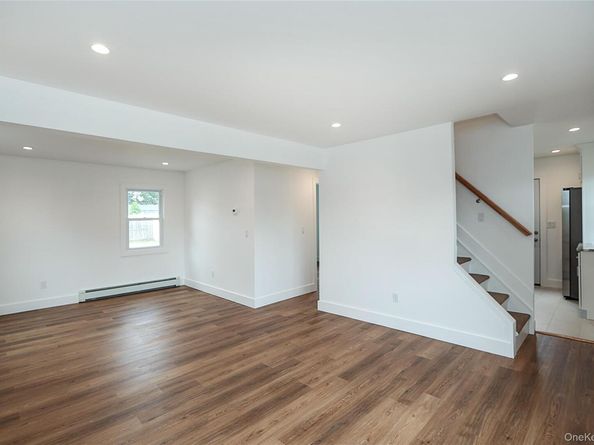 50 Carlls Path, North Babylon NY 11703