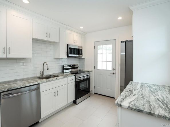 50 Carlls Path, North Babylon NY 11703