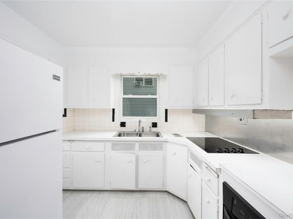 38 Gramercy Avenue, Yonkers NY 10701