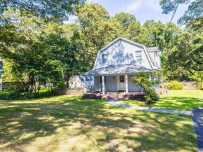 31 Ashton Road, Medford NY 11763