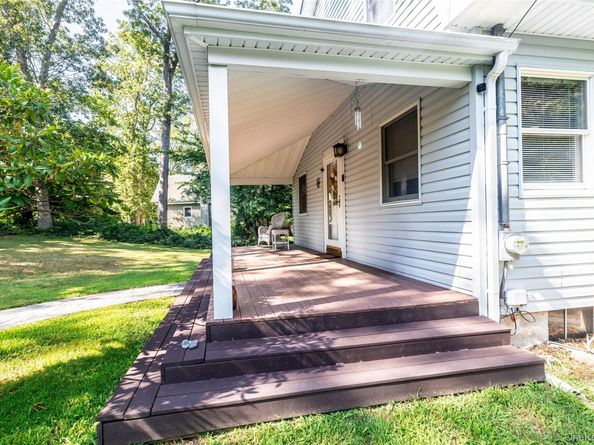 31 Ashton Road, Medford NY 11763