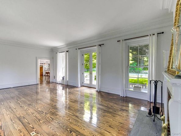 2964 Noyac Road, Sag Harbor NY 11963