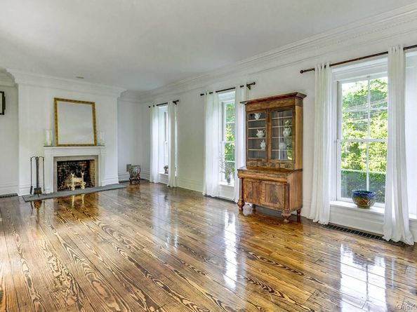 2964 Noyac Road, Sag Harbor NY 11963