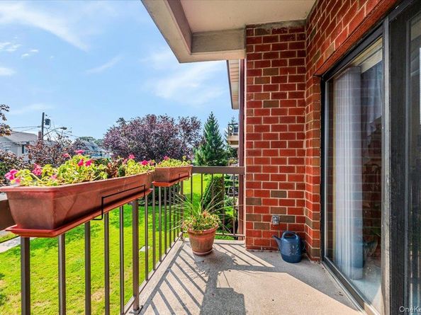 99 S Park Avenue 206, Rockville Centre NY 11570