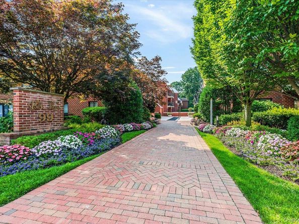 99 S Park Avenue 206, Rockville Centre NY 11570
