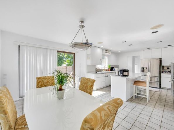 34 Gloria Place, Plainview NY 11803