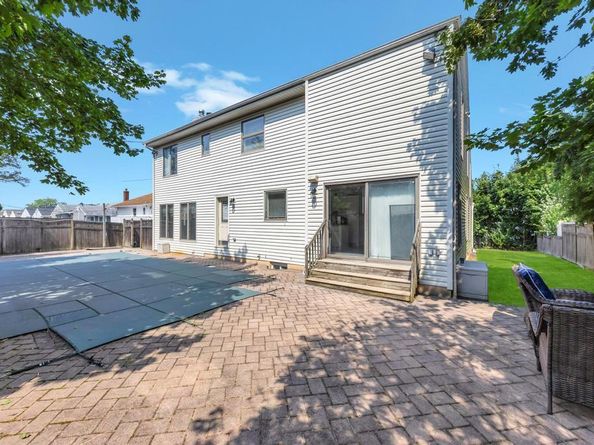 34 Gloria Place, Plainview NY 11803