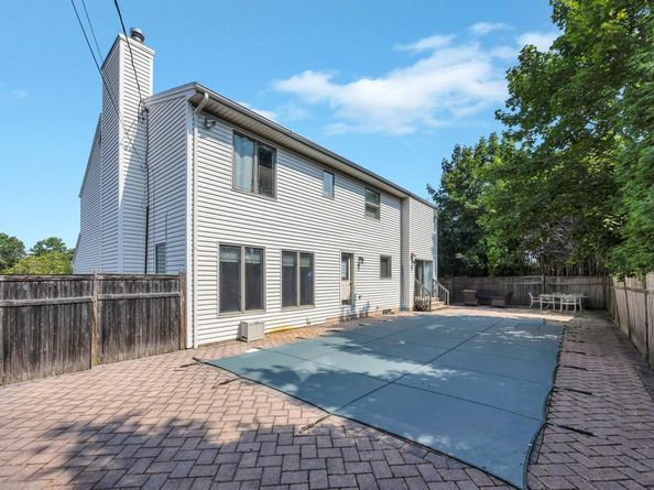 34 Gloria Place, Plainview NY 11803