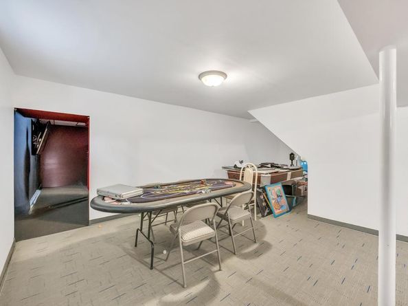 34 Gloria Place, Plainview NY 11803